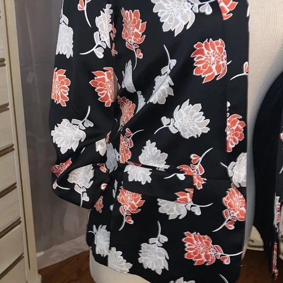' EUC | Calvin Klein Black Floral Blazer!! - Picture 4 of 6